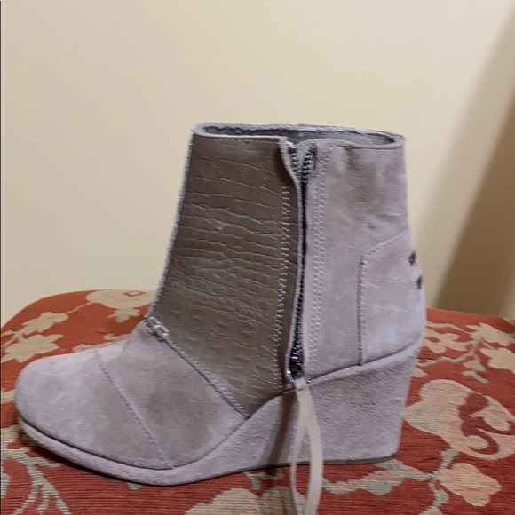 TOMS Suede Desert Wedge High Zip Boots Taupe 7 - Picture 3 of 6
